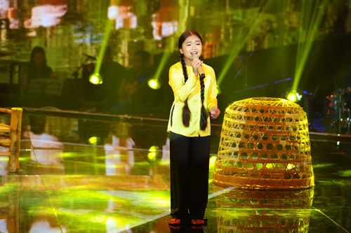 Cũng giống như Phương Mỹ Chi, Thiện Nhân chính là thí sinh nổi bật nhất The Voice Kids 2014.